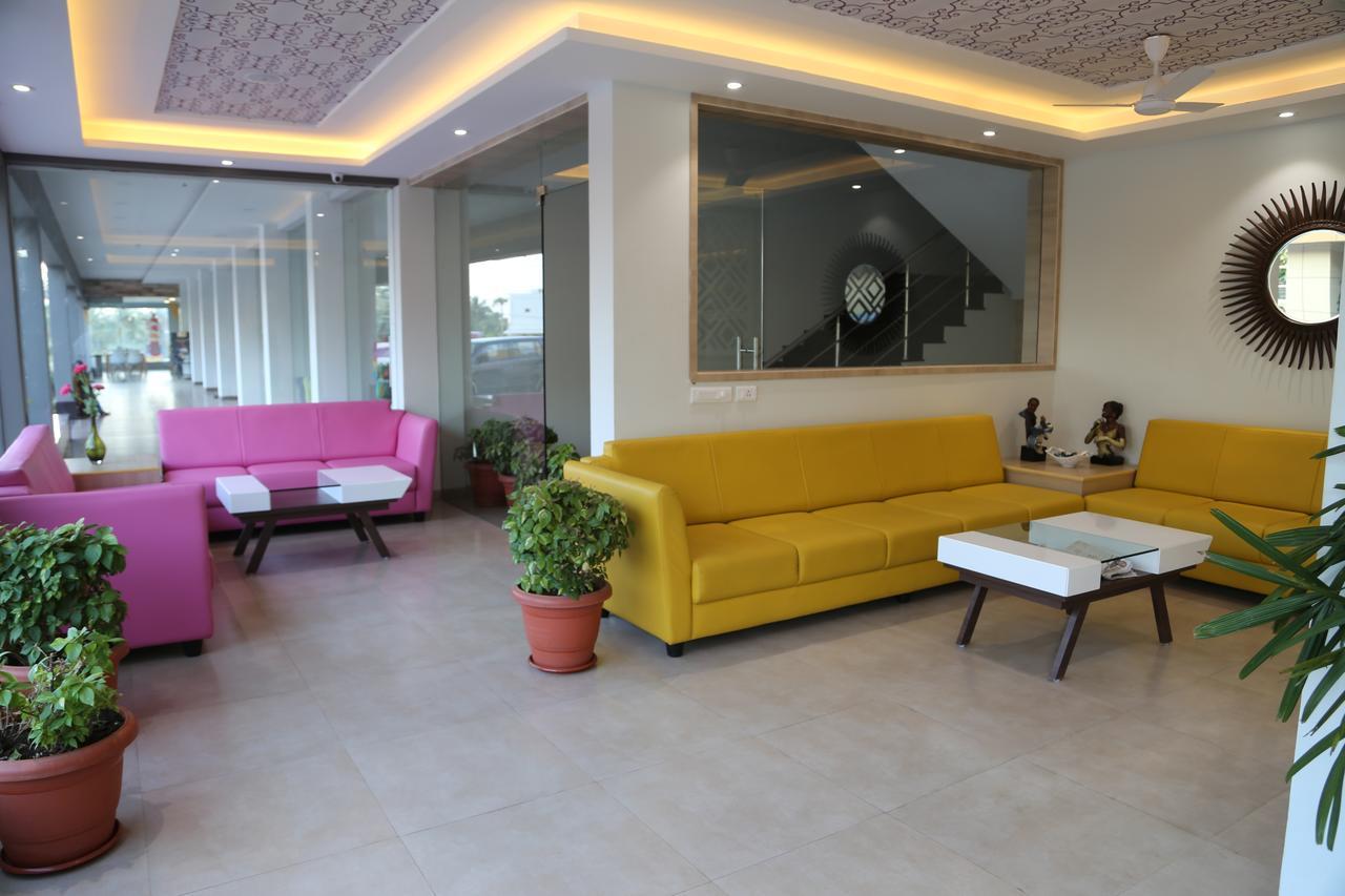 Hotel The Palm Residency- Ariyanoor Selam Zewnętrze zdjęcie